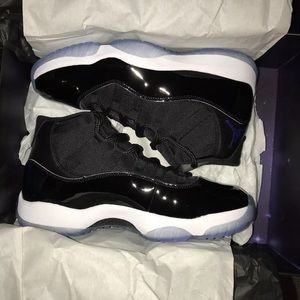 Dead stock Space Jams Retros